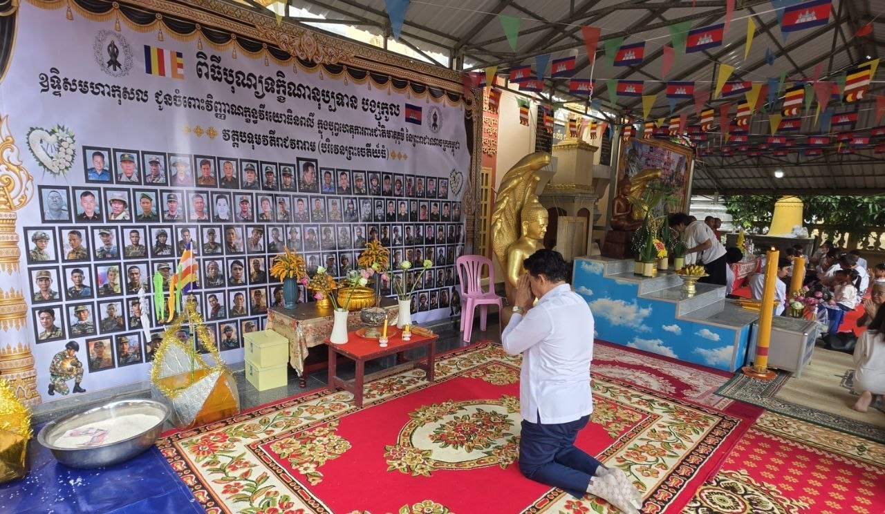 ឯកឧត្តម ម៉ាន់ ឈឿន អញ្ជើញចូលរួមកាន់បិណ្ឌទី១ នៅវត្តបុទុមវតី រាជធានីភ្នំពេញ