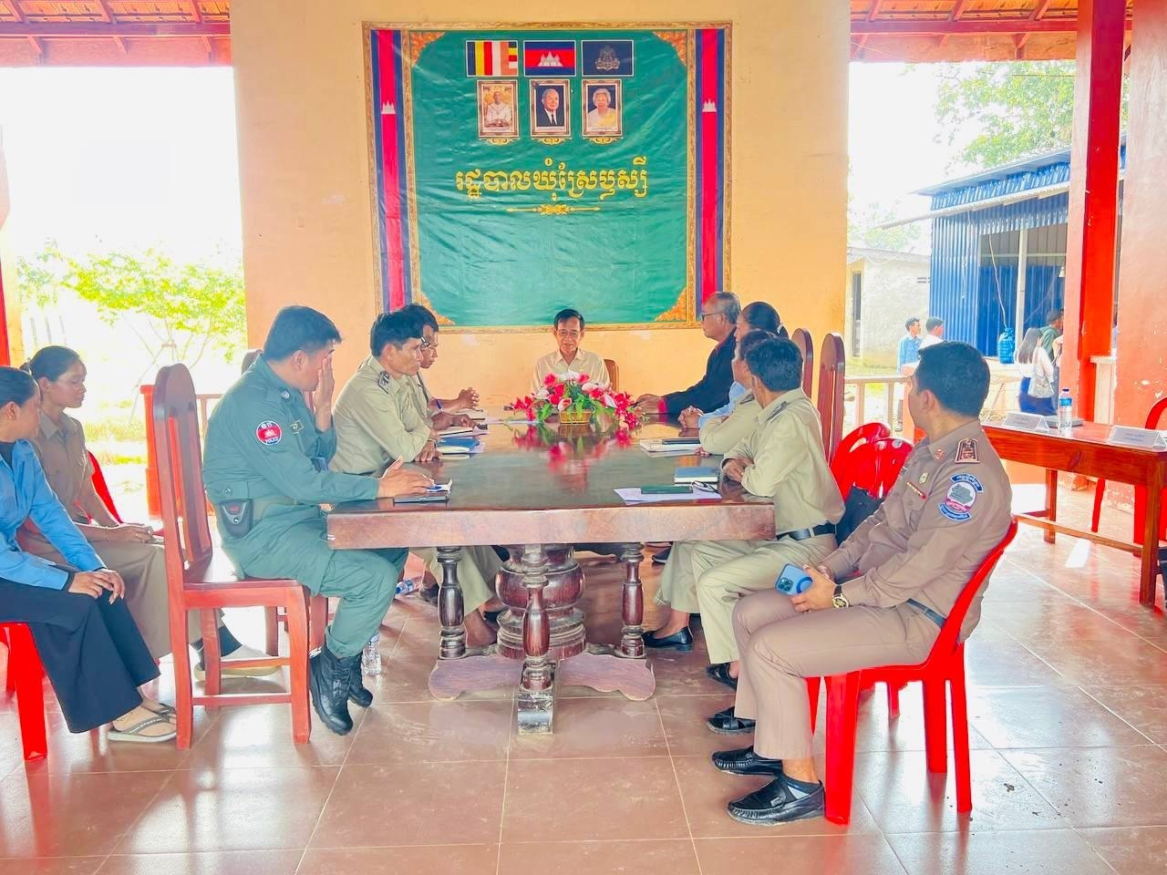 ឯកឧត្តម ញ៉ែម សាម៉ន អញ្ជើញជួបសំណេះសំណាលជាមួយអាជ្ញាធរឃុំស្រែឫស្សី ស្រុកថាឡាបរីវ៉ាត់ ខេត្តស្ទឹងត្រែង