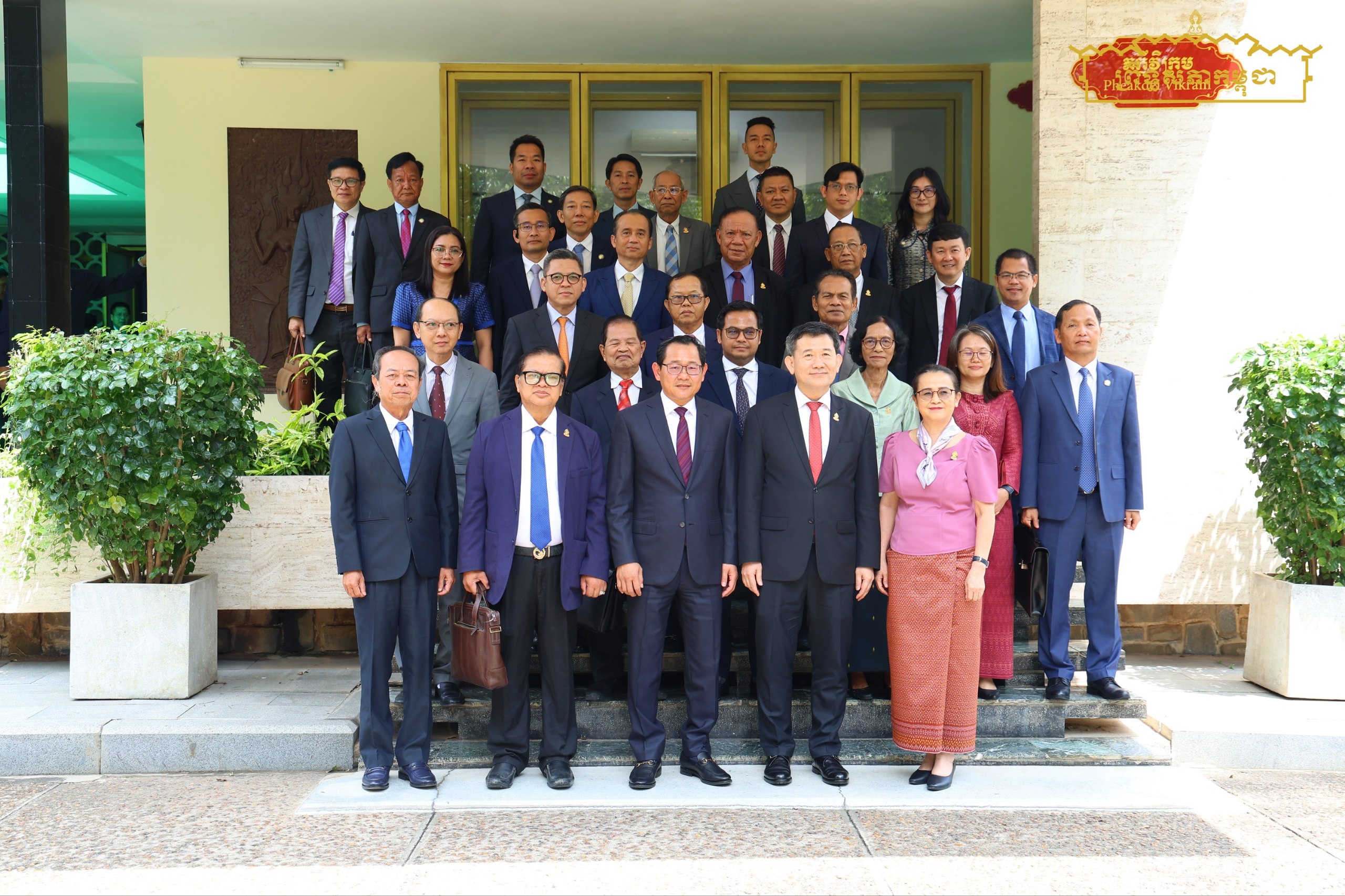 គណៈកម្មការទី៥ និងទី៦ នៃព្រឹទ្ធសភា ជួបពិភាក្សាជាមួយតំណាងរាជរដ្ឋាភិបាល ដើម្បីពិនិត្យ សិក្សាលើសេចក្តីព្រាងច្បាប់ចំនួន២ពាក់ព័ន្ធកិច្ចព្រមព្រៀងរវាង​កម្ពុជា និងសហព័ន្ធរុស្ស៊ី ​ក្នុងវិស័យយុត្តិធម៌ព្រហ្មទណ្ឌអន្តរជាតិ និងការធ្វើវិសោធនកម្មច្បាប់ស្តីពីលក្ខន្តិកៈមេធាវី