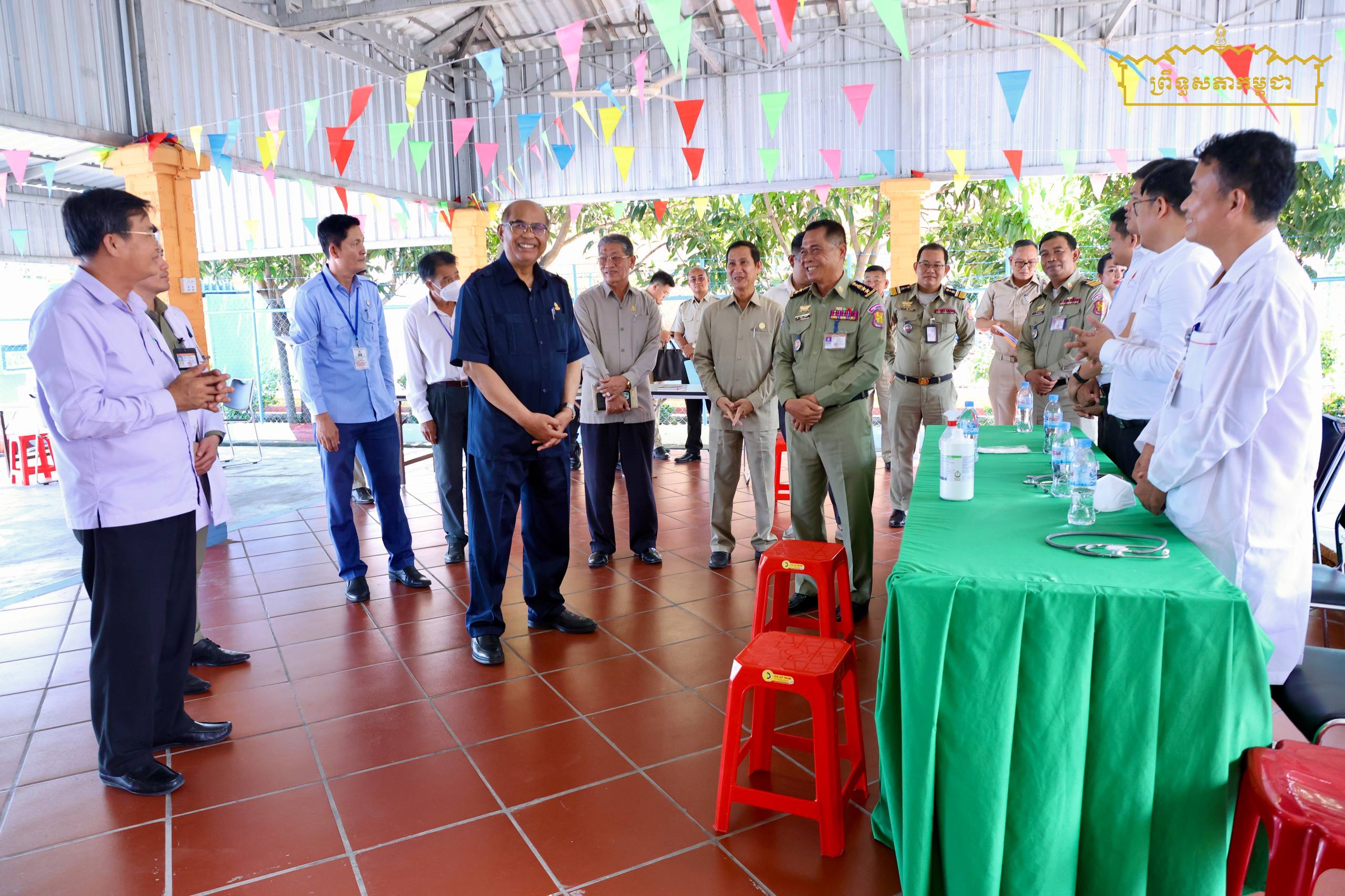 ឯកឧត្តម ងី ច័ន្រ្ទផល ដឹកនាំគណៈប្រតិភូគណៈកម្មការទី១ ព្រឹទ្ធសភា អញ្ជើញជួបពិភាក្សាការងារជាមួយថ្នាក់ដឹកនាំ និងមន្ត្រីពន្ធនាគារខេត្តតាកែវ