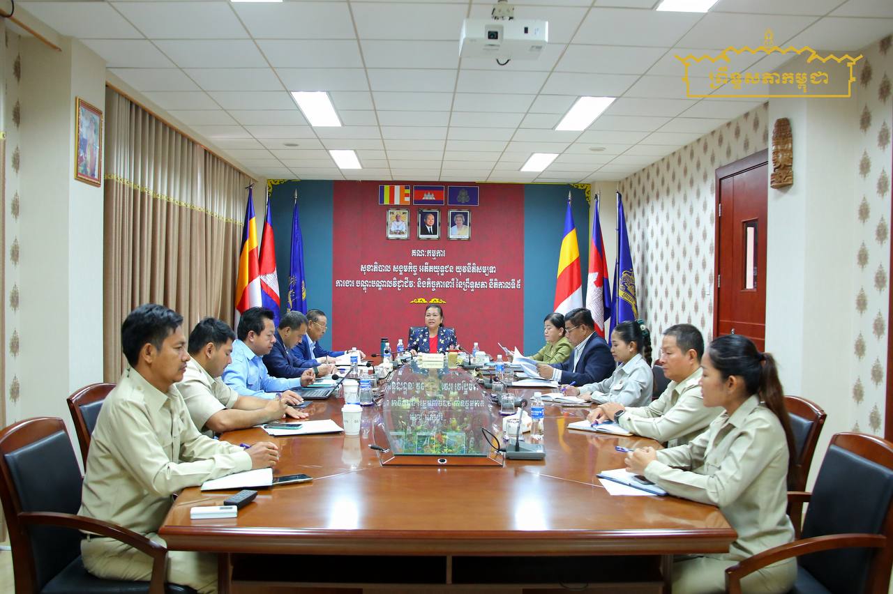 លោកជំទាវ មាន សំអាន ដឹកនាំកិច្ចប្រជុំផ្ទៃក្នុងគណៈកម្មការទី៨ព្រឹទ្ធសភា