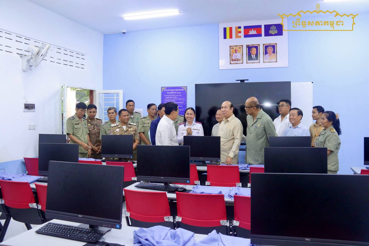 ក្រុមសមាជិកព្រឹទ្ធសភាប្រចាំភូមិភាគទី៤ ចុះទស្សនកិច្ចការបណ្តុះបណ្តាលជំនាញកុំព្យូទ័រឥតគិតថ្លៃជូនយុវជន ពលរដ្ឋ និងទស្សនកិច្ចសាលាបឋមសិក្សាឈើទាល