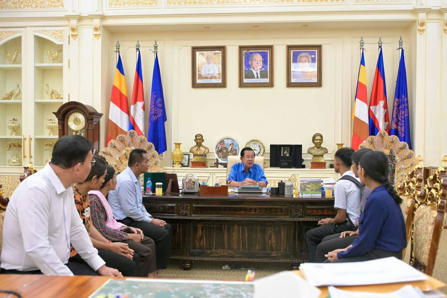 សម្ដេចតេជោ ហ៊ុន សែន ទទួលជួបជាមួយយុវជន វ៉ាន សែនវ៉ា សិស្សប្រឡងជាប់និទ្ទេសA