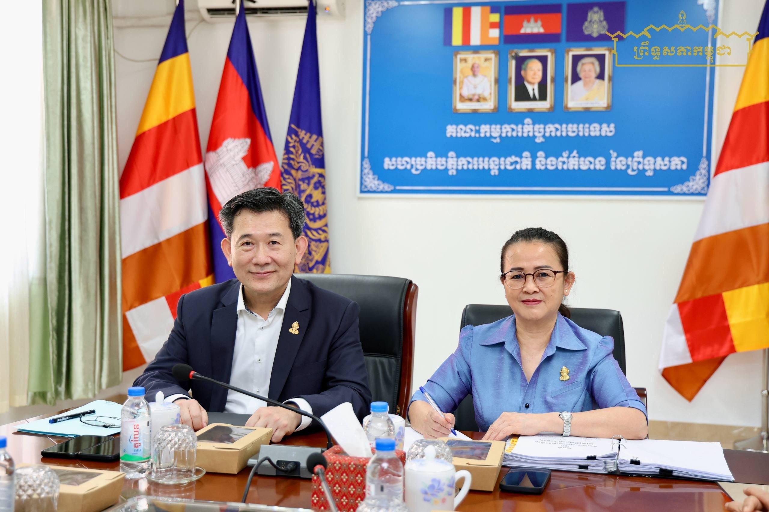 ក្រុមសមាជិកព្រឹទ្ធសភាក្រុមទី៣ នៃព្រឹទ្ធសភា ពិនិត្យពិភាក្សាលើសេចក្តីព្រាងច្បាប់ស្តីពី វិសោធនកម្មច្បាប់ស្តីពីការគ្រប់គ្រងរដ្ឋបាលឃុំ សង្កាត់