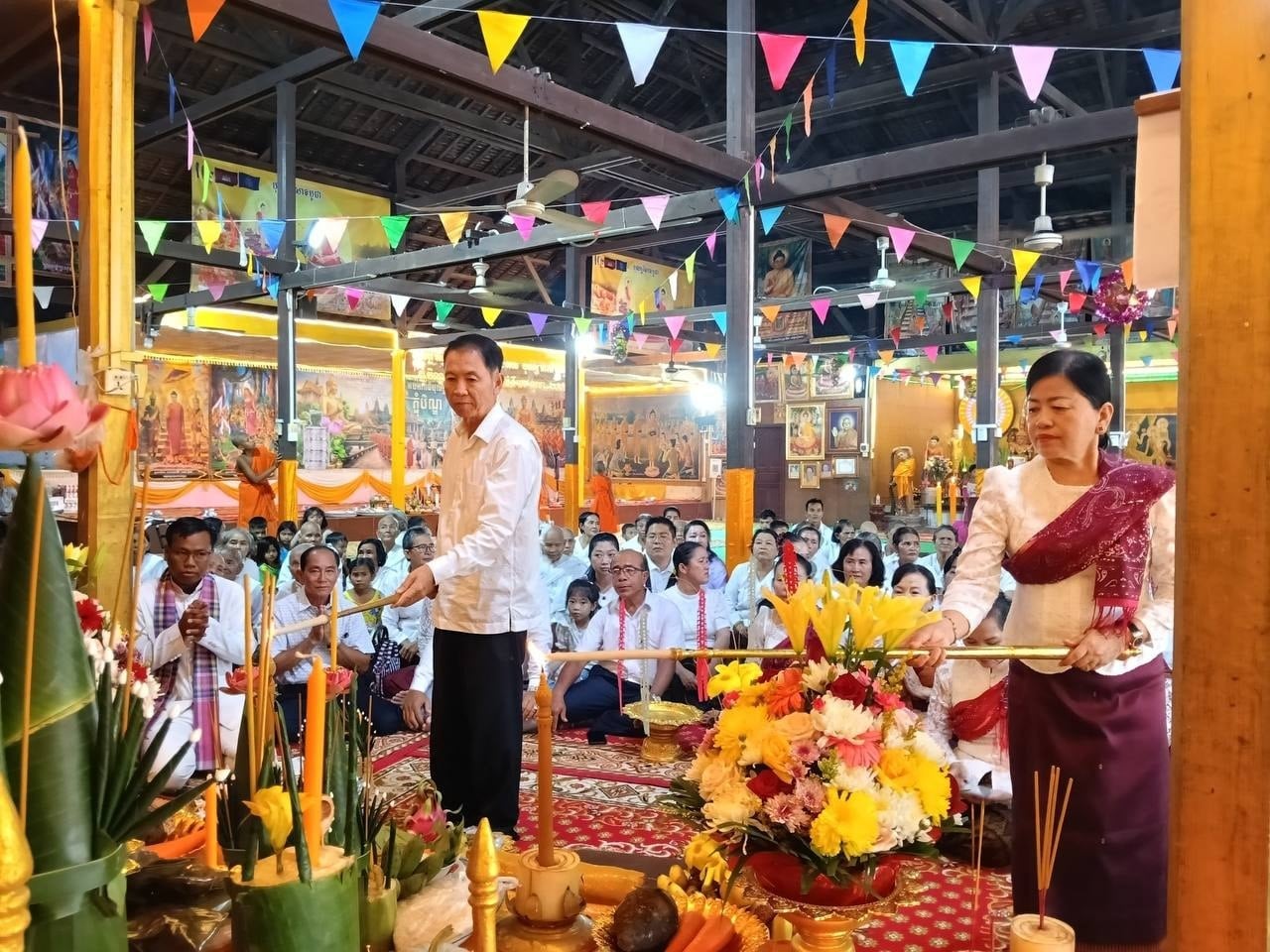 លោកជំទាវ ឃួន ឃុនឌី អញ្ជើញប្រារព្ធពិធីបុណ្យកាន់បិណ្ឌ វេនទី១ នៅវត្តឥន្ទប្បត្តបុរី ខេត្តសៀមរាប