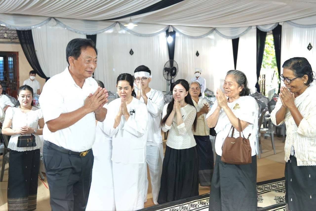 ឯកឧត្តមបណ្ឌិត​ ម៉ុង​ ឫទ្ធី​ អញ្ជេីញគោរពវិញ្ញាណក្ខន្ធសពឯកឧត្តម ចាន់ ណារ៉េត