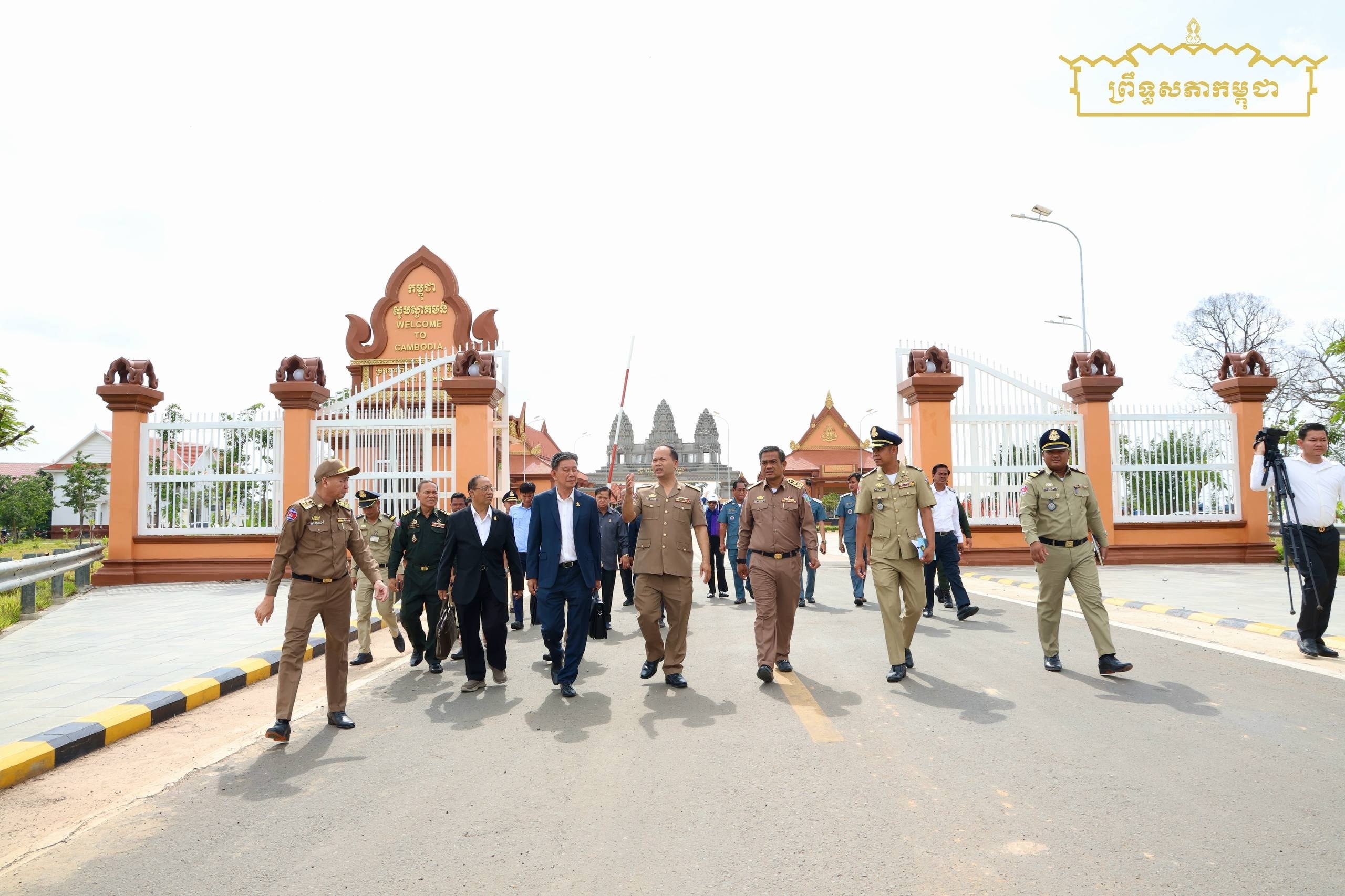 គណៈប្រតិភូគណៈកម្មការទី៥ព្រឹទ្ធសភា អញ្ជើញជួបពិភាក្សាជាមួយនឹងអាជ្ញាធរស្រុកម៉ឺនជ័យ និងអាជ្ញាធរប្រចាំការនៅច្រកទ្វារព្រំដែនអន្តរជាតិម៉ឺនជ័យ ព្រមទាំងចុះពិនិត្យច្រកទ្វារព្រំដែនអន្តរជាតិម៉ឺនជ័យ ស្រុកកំចាយមារ
