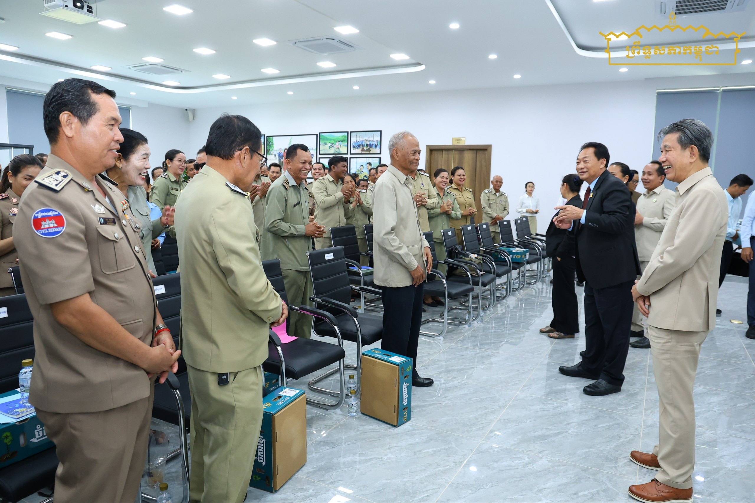 ឯកឧត្តមបណ្ឌិត ម៉ុង ឫទ្ធី ជំរុញឱ្យអាជ្ញាធរមូលដ្ឋានស្រុកសំរោងទង ត្រៀមលក្ខណៈរៀបចំបញ្ជីបោះឆ្នោតឆ្នាំ២០២៧ និងពង្រឹងការផ្តល់សេវាសាធារណៈ