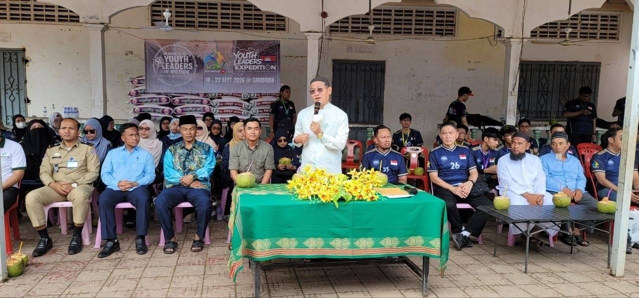 ឯកឧត្ដម លី សារី អញ្ជើញជាអធិបតីក្នុងពិធីសំណេះសំណាល និងចែកអំណោយជូនប្រជាពលរដ្ឋចំនួន ១០០គ្រួសារ នៅខេត្តកំពត