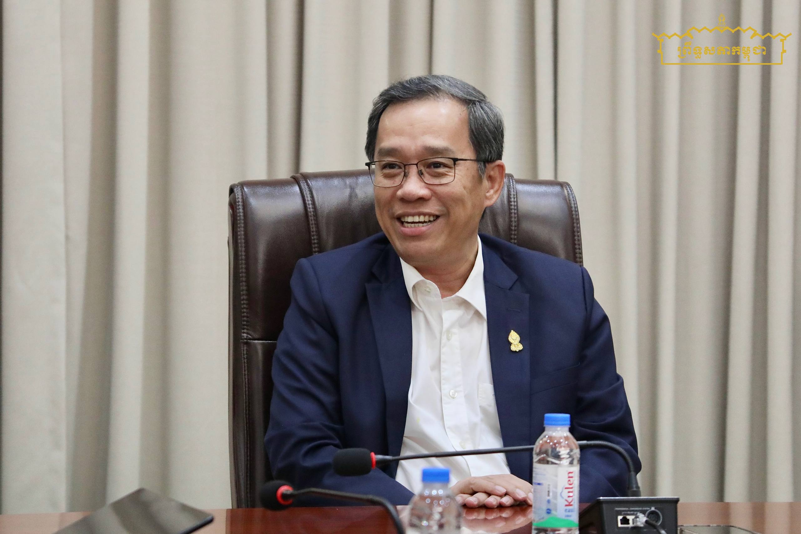 ឯកឧត្តមបណ្ឌិត ធន់ វឌ្ឍនា ស្វាគមន៍សប្បុរសជនក្រុមហ៊ុនជប៉ុន IBIKO CORPORATION ដែលគាំទ្រវិស័យអប់រំនៅតំបន់ជនបទ